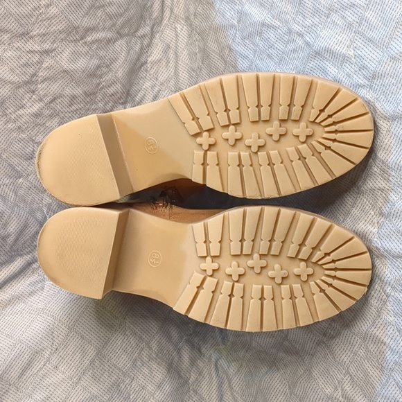 Universal Thread Katrina Platform Boots in tan.  - Picture 11 of 16